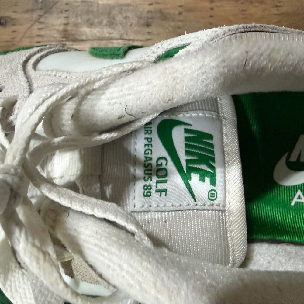 Nike Green and White Mens golf shoe - Picture 5 of 10